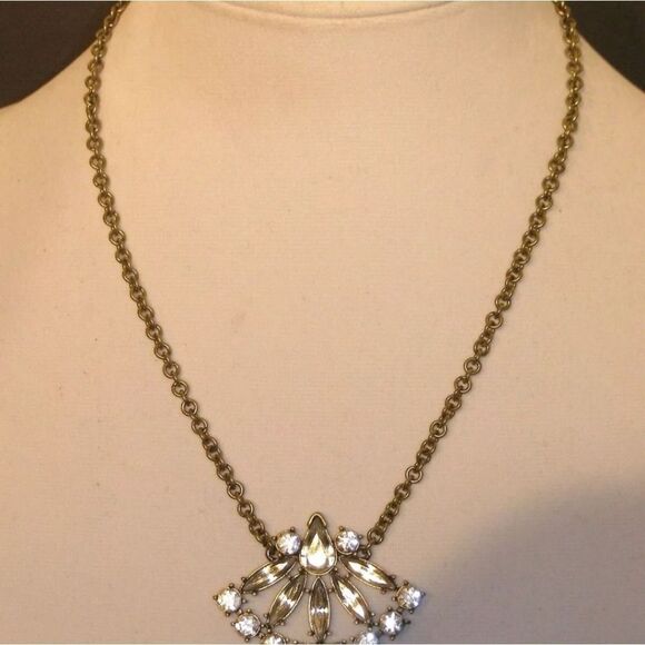 BANANA REPUBLIC TREASURE FAN NECKLACE NWT 17"+2" - Picture 3 of 4